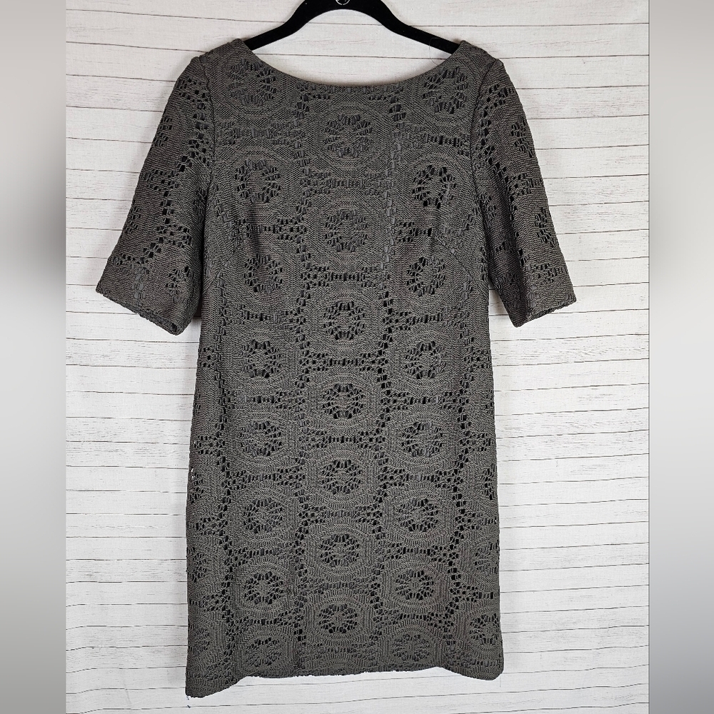 Adrianna Papell Crochet Shift Dress in Gray, sz 6